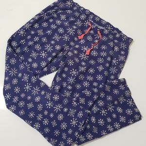 5/$20 Old Navy snowflake pjs medium